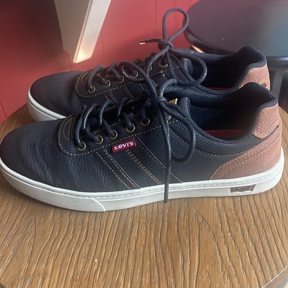 Levi Strauss & Co black and tan shoes. Size 9. Great condition! - Picture 7 of 12
